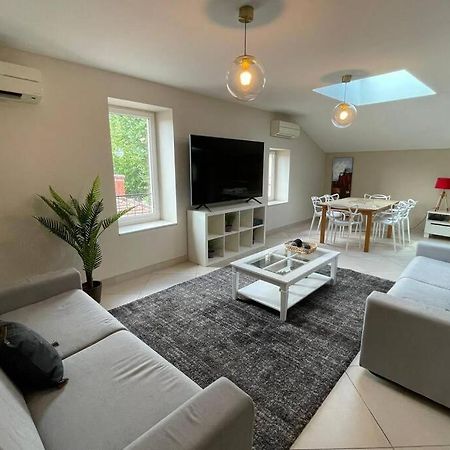 Superbe Appartement Avec 2 Chambres - 9 Personnes - Parking Prive 투르농쉬르론 외부 사진