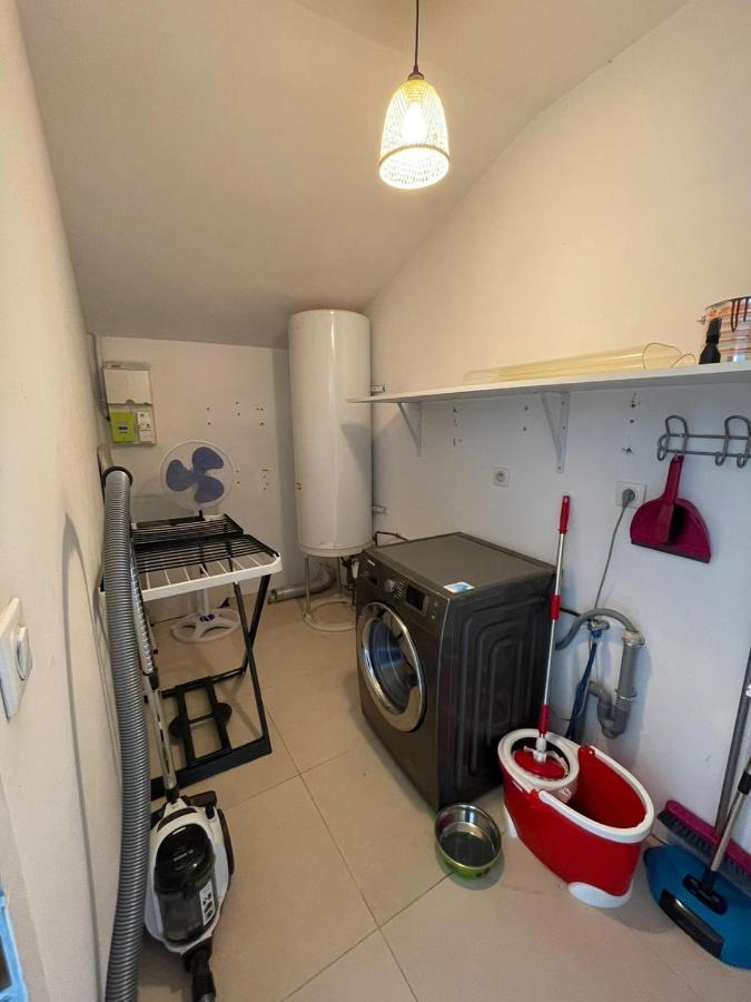 Superbe Appartement Avec 2 Chambres - 9 Personnes - Parking Prive 투르농쉬르론 외부 사진