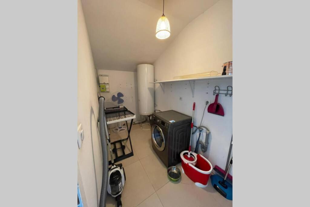 Superbe Appartement Avec 2 Chambres - 9 Personnes - Parking Prive 투르농쉬르론 외부 사진