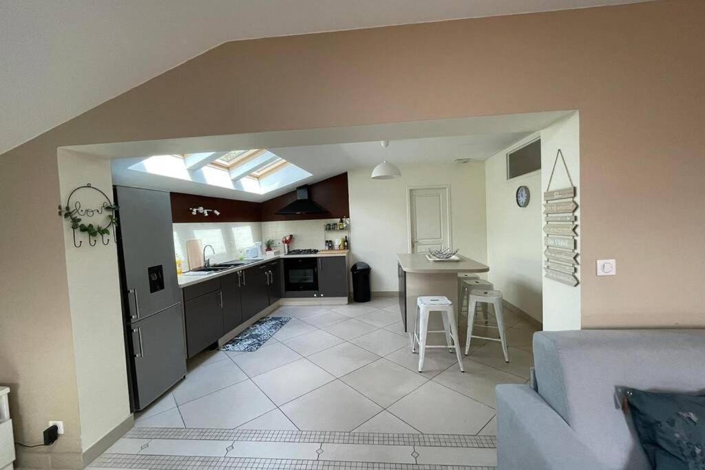 Superbe Appartement Avec 2 Chambres - 9 Personnes - Parking Prive 투르농쉬르론 외부 사진
